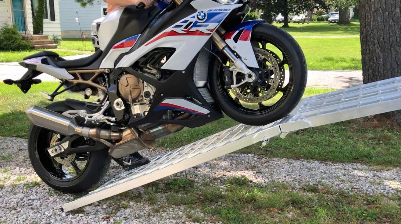 Integrated arch keeps bikes from high centering