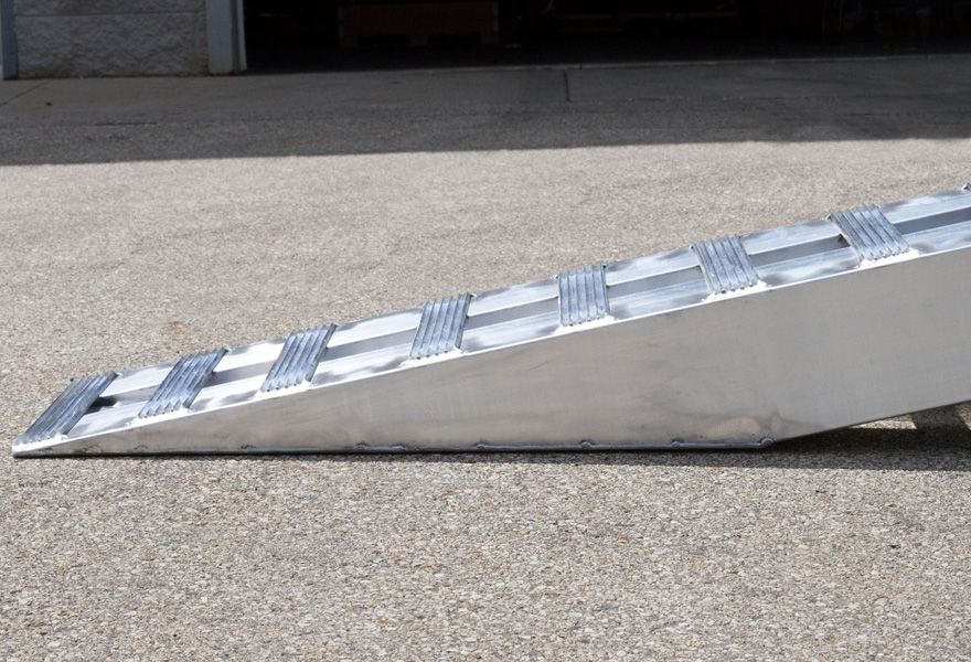 HD Ramps 12 foot ramp with knife foot close up