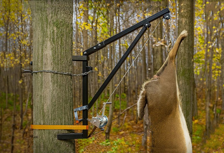 Lifts Game Up to 300 lbs. With Manual Hand Crank