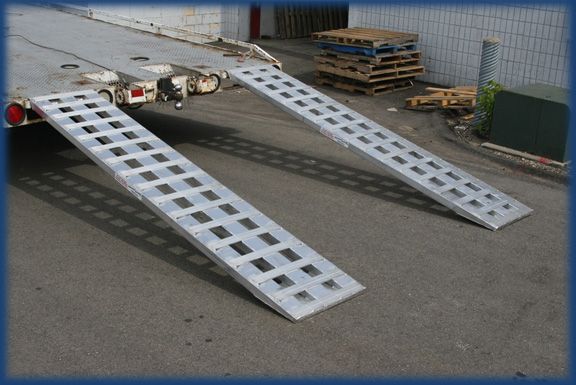 Card image cap for Heavy-Duty Loading Ramp Foot Styles - Knife Cut vs. Stub Toe