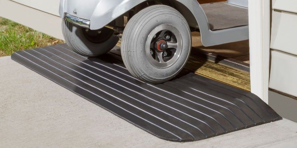 Grooved rubber surface on the Silver Spring Rubber Solid Threshold Ramp