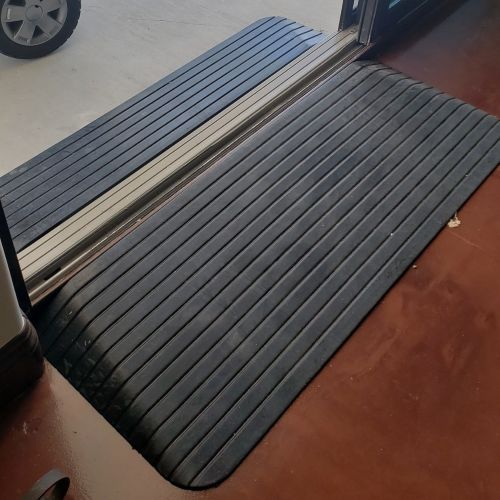 Silver Spring Rubber Solid Threshold Ramp