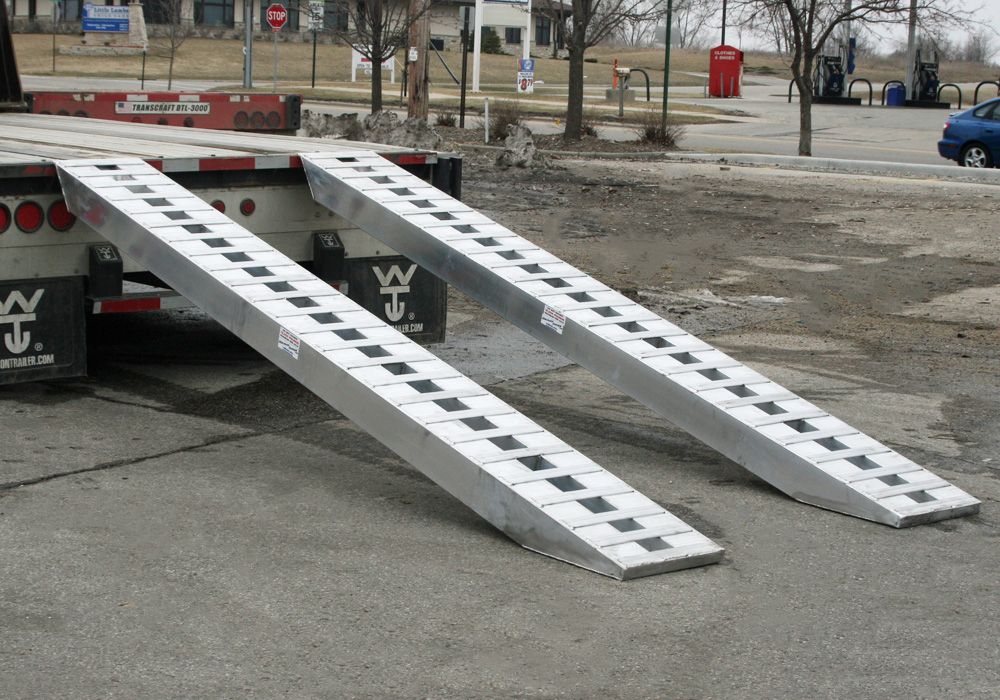 Long aluminum loading ramps