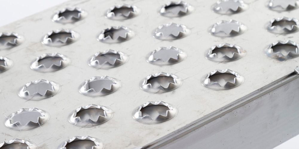 punch plate ramp surface