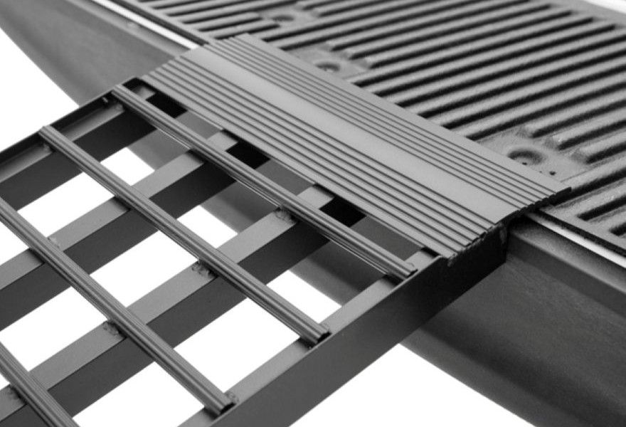 Heavy-duty four-beam motorcycle ramp