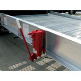 AY-169336-L 36 L x 95 W - 16000 lb Capacity Vestil Aluminum Yard Ramp 2