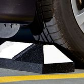 GNR14201 4 Black and White Park-It Parking Curb 1